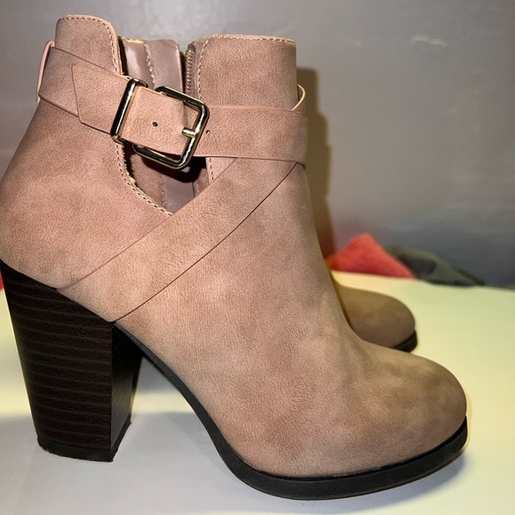 Soft Pink Ankle block Heel Booties - Picture 8 of 10